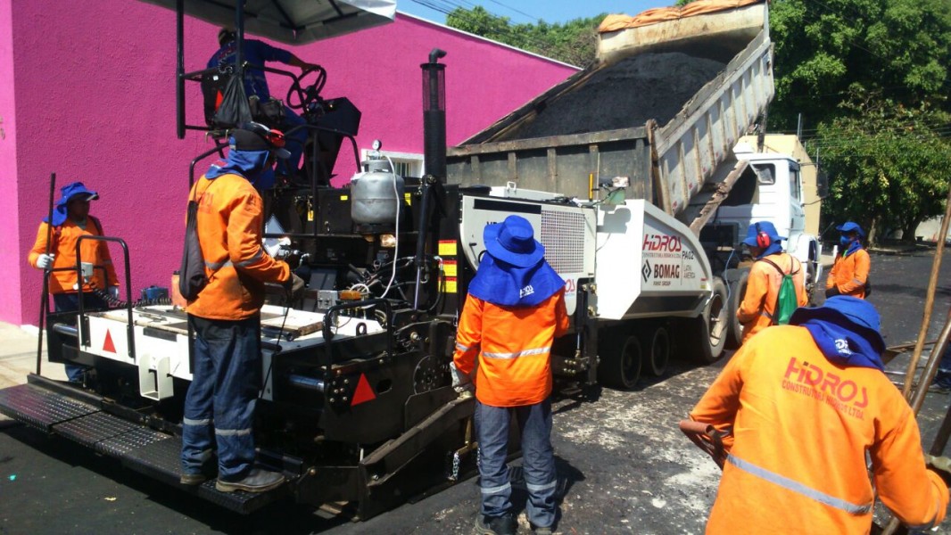 OBRAS DE ASFALTAMENTO NO PARQUE PIAU