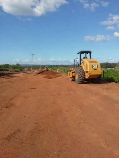 Obras de pavimentao no municpio de Cocal, povoado Videl